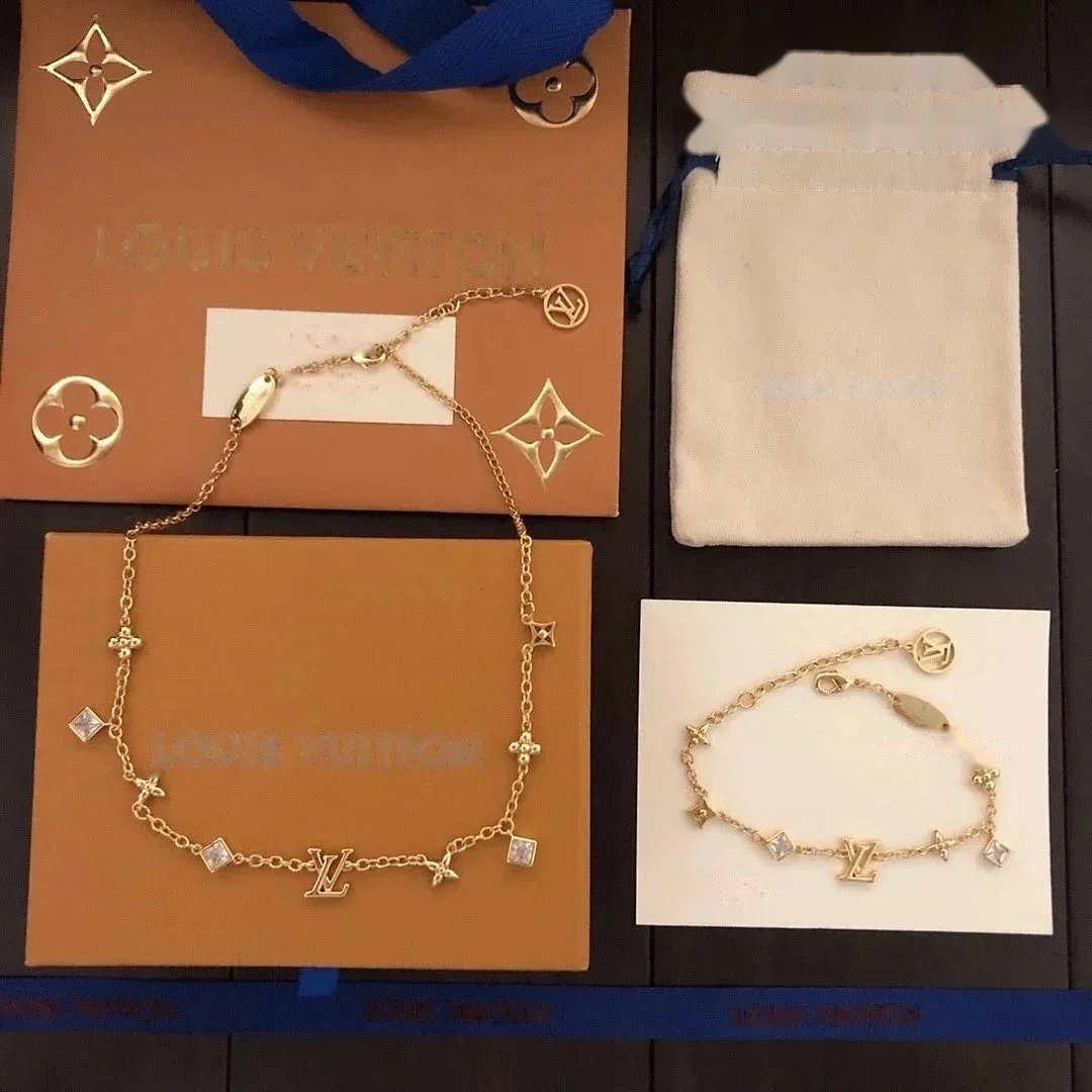 Louis Vuitton Blooming Necklace