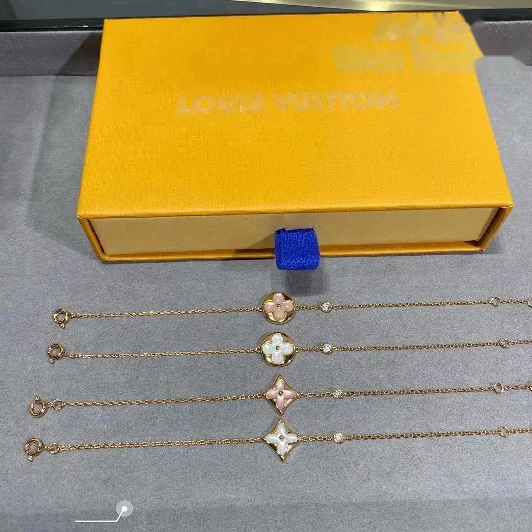 Louis Vuitton Necklace Floral Diamond-Set