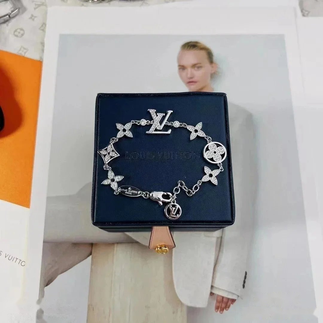 Louis Vuitton Bracelet Diamond-Set Floral
