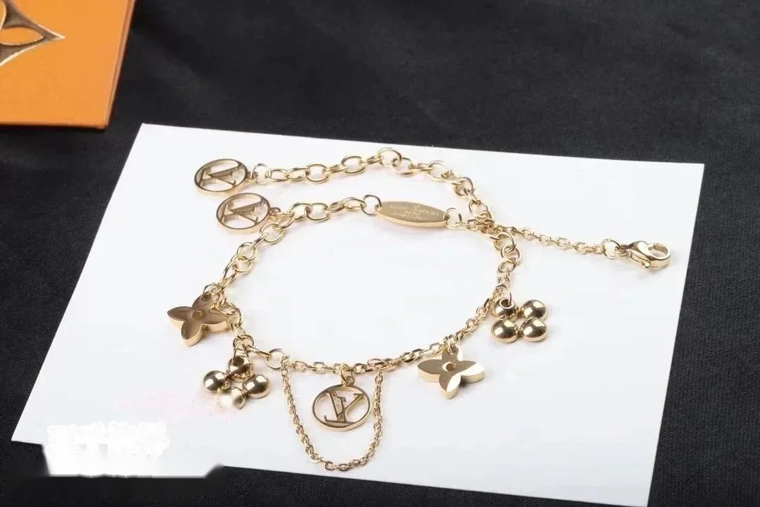 Blooming Circle Bracelet