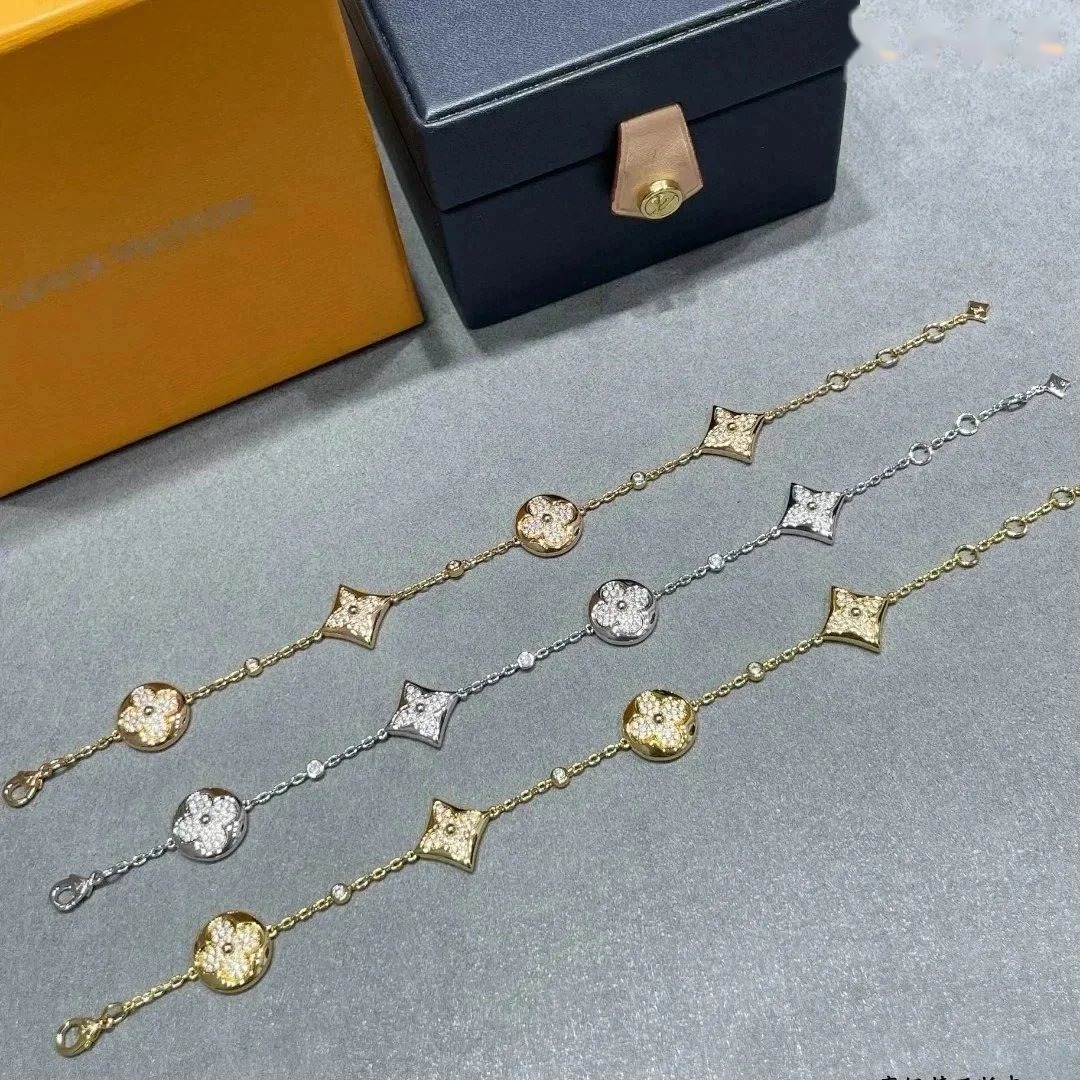 Louis Vuitton Monogram Bracelet Floral M02